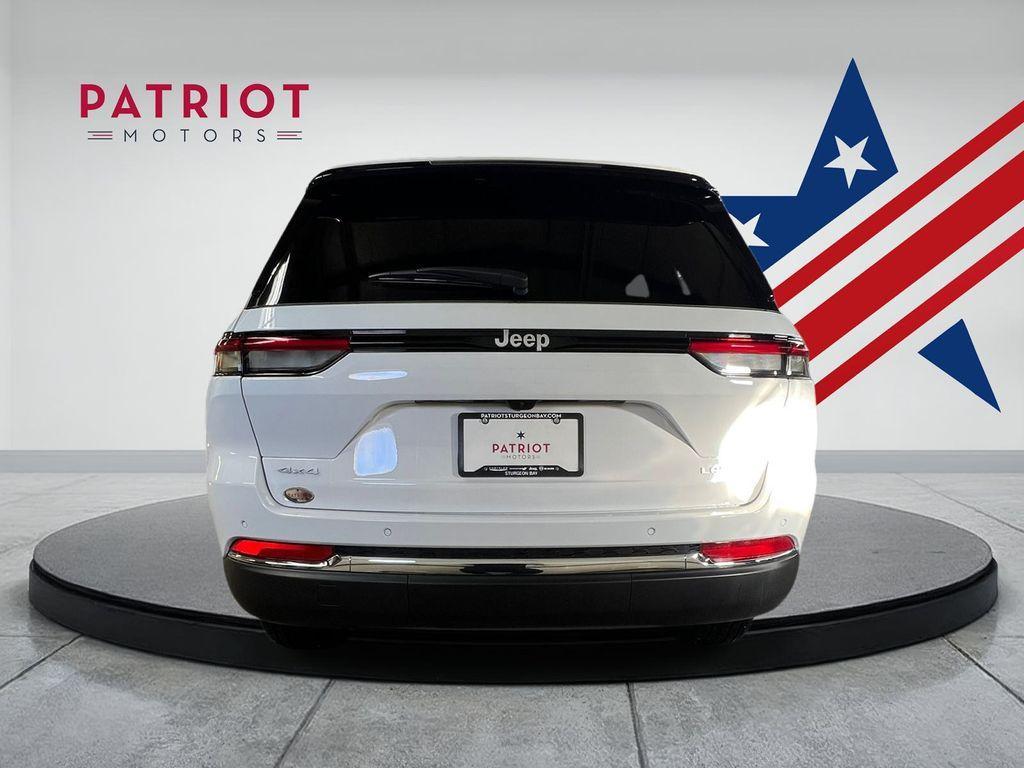 new 2025 Jeep Grand Cherokee car, priced at $40,325