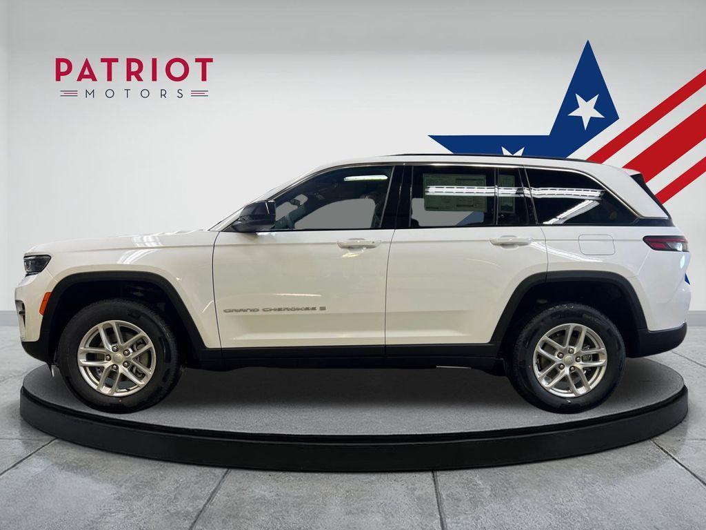 new 2025 Jeep Grand Cherokee car, priced at $40,325