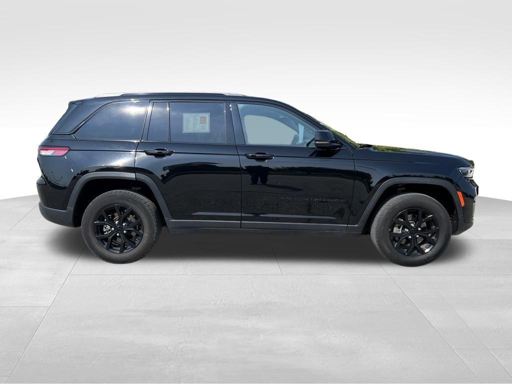 used 2024 Jeep Grand Cherokee car, priced at $29,896
