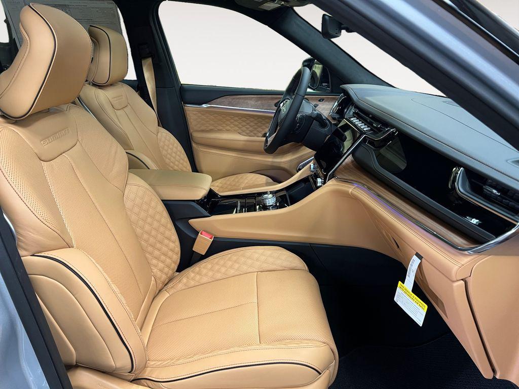 new 2025 Jeep Grand Cherokee L car, priced at $65,691