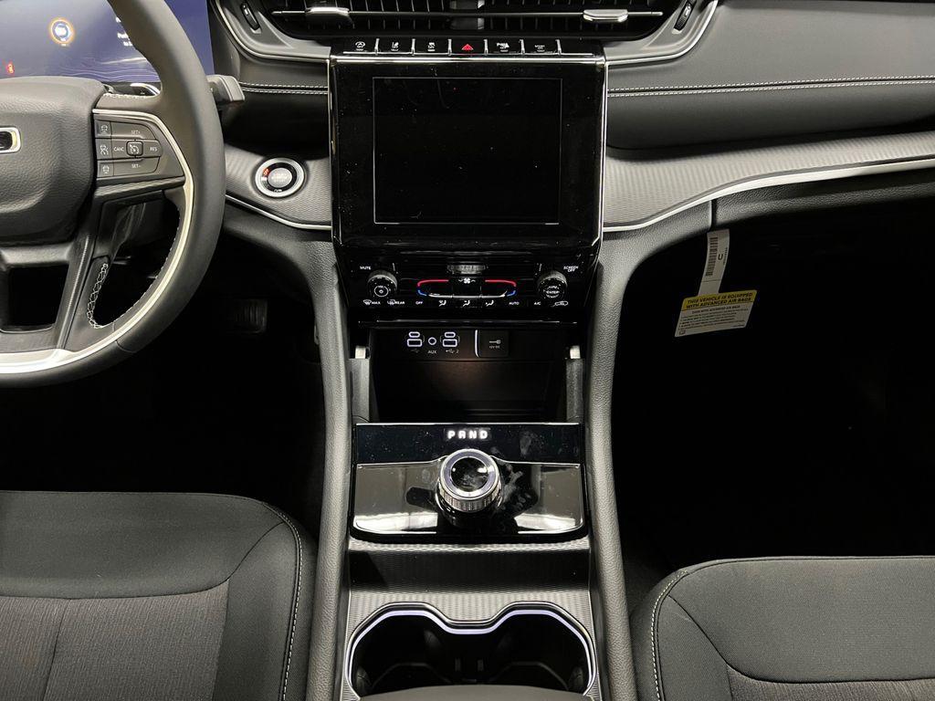 new 2025 Jeep Grand Cherokee car, priced at $36,943
