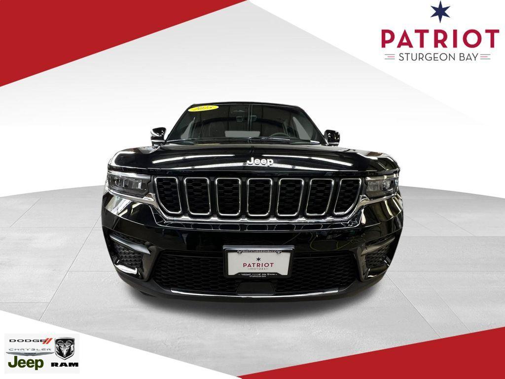 new 2025 Jeep Grand Cherokee car, priced at $39,443