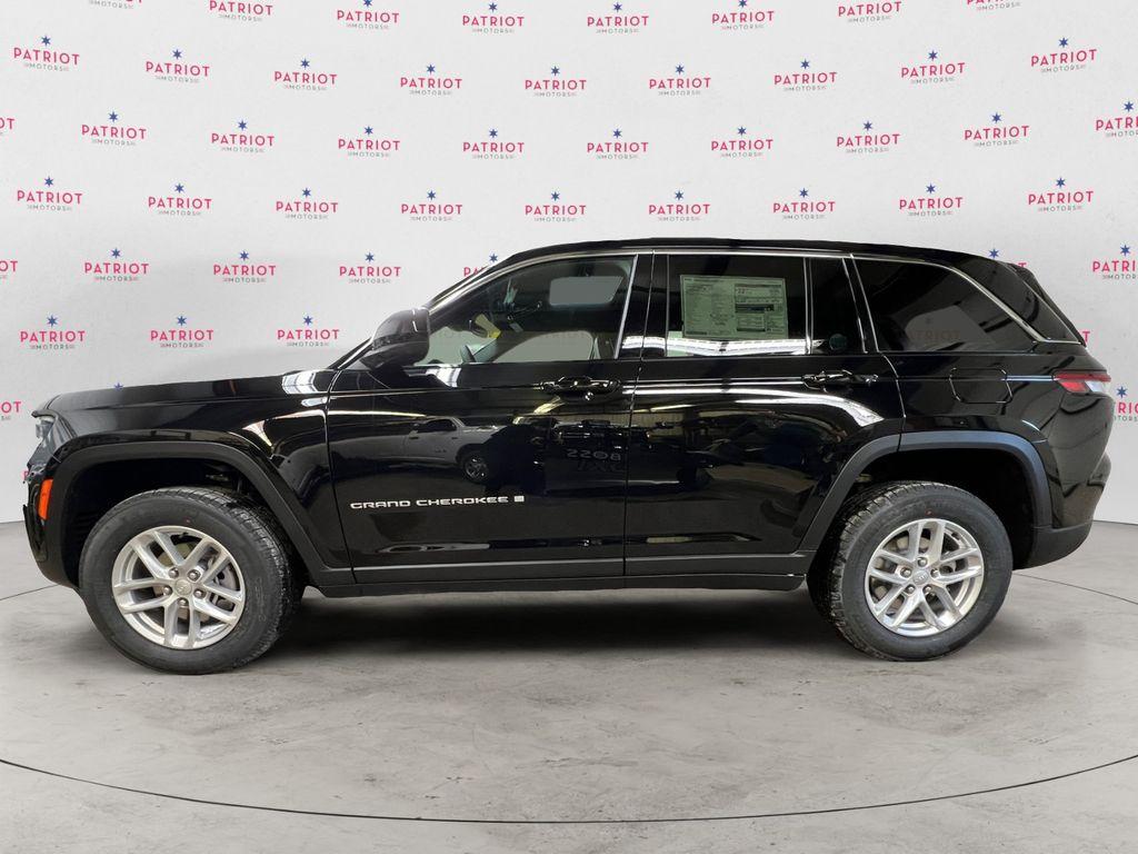 new 2025 Jeep Grand Cherokee car, priced at $40,272