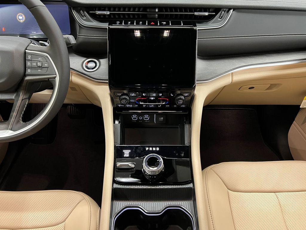 new 2025 Jeep Grand Cherokee L car, priced at $51,162