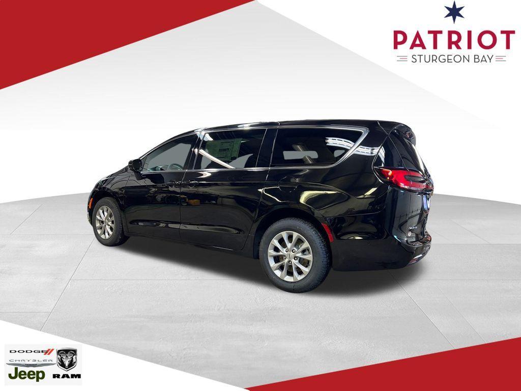 new 2025 Chrysler Pacifica car, priced at $46,298