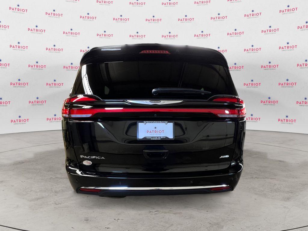 new 2025 Chrysler Pacifica car, priced at $47,348