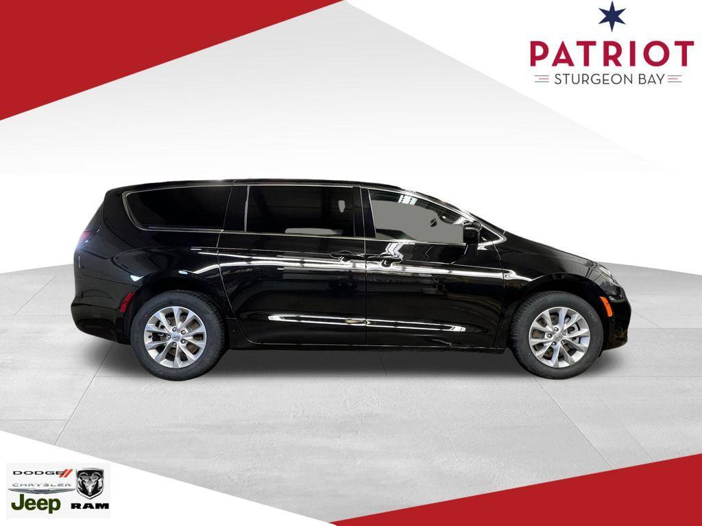 new 2025 Chrysler Pacifica car, priced at $46,298