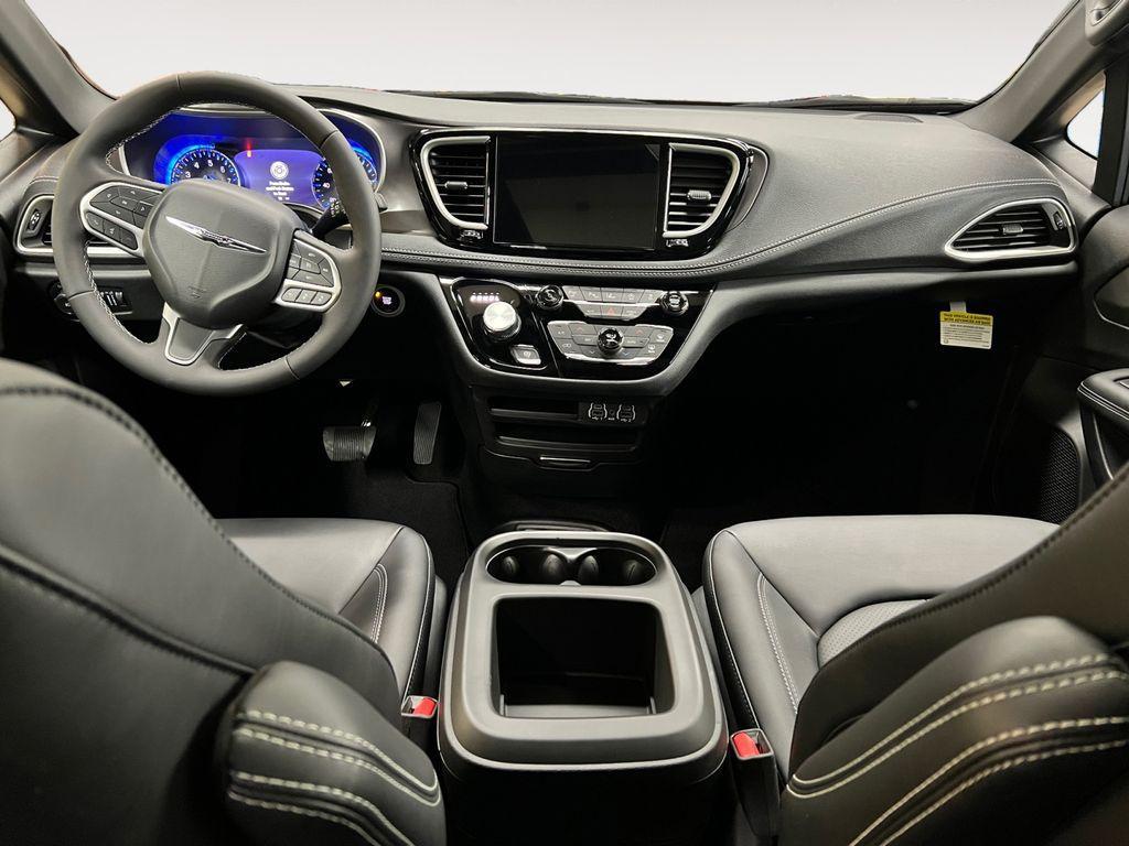 new 2025 Chrysler Pacifica car, priced at $46,298