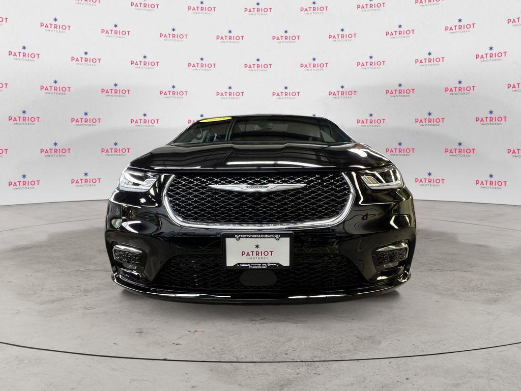 new 2025 Chrysler Pacifica car, priced at $47,348