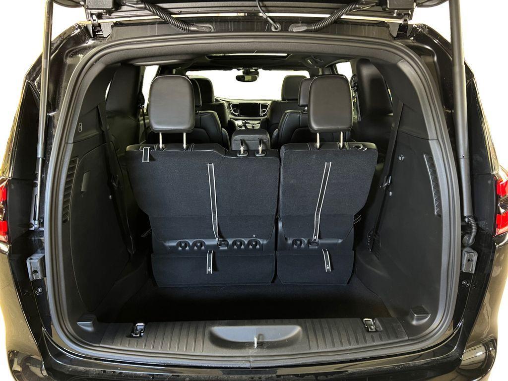 new 2025 Chrysler Pacifica car, priced at $46,298