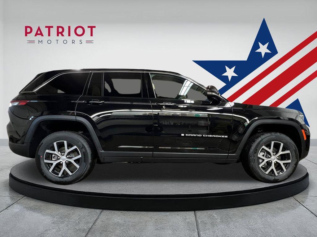 new 2025 Jeep Grand Cherokee car, priced at $44,666