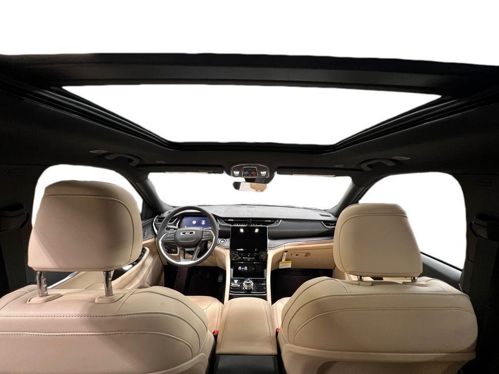 new 2025 Jeep Grand Cherokee car, priced at $47,941