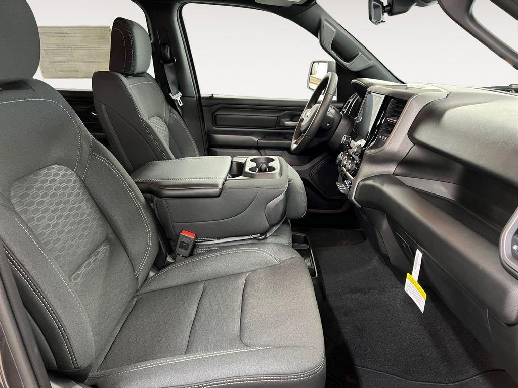 new 2025 Ram 1500 car, priced at $46,678
