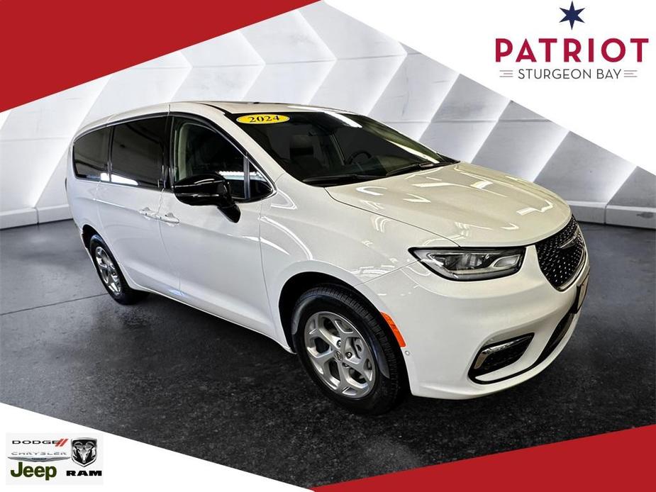 new 2024 Chrysler Pacifica car, priced at $49,582
