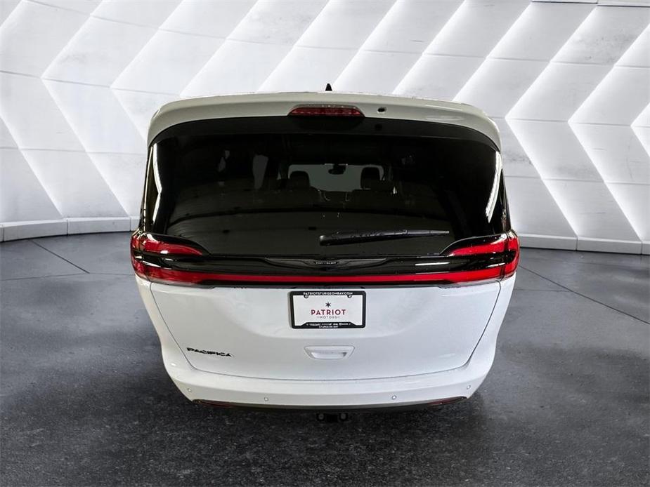 new 2024 Chrysler Pacifica car, priced at $40,805