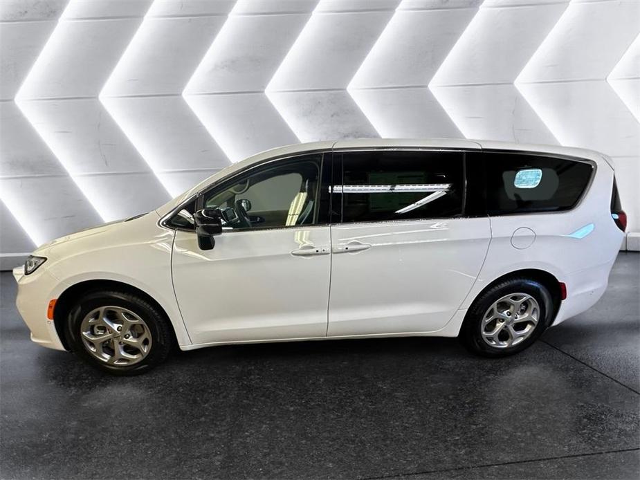 new 2024 Chrysler Pacifica car, priced at $46,857