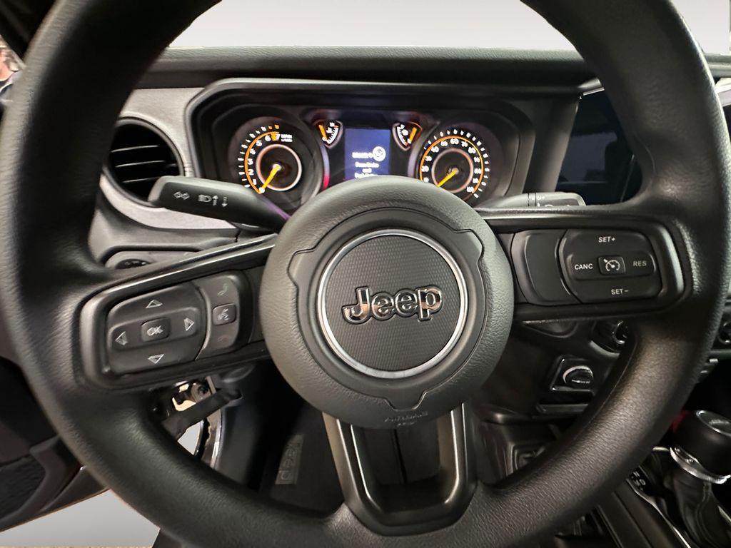 new 2024 Jeep Gladiator car, priced at $43,047