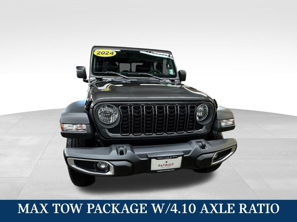 new 2024 Jeep Gladiator car, priced at $41,489