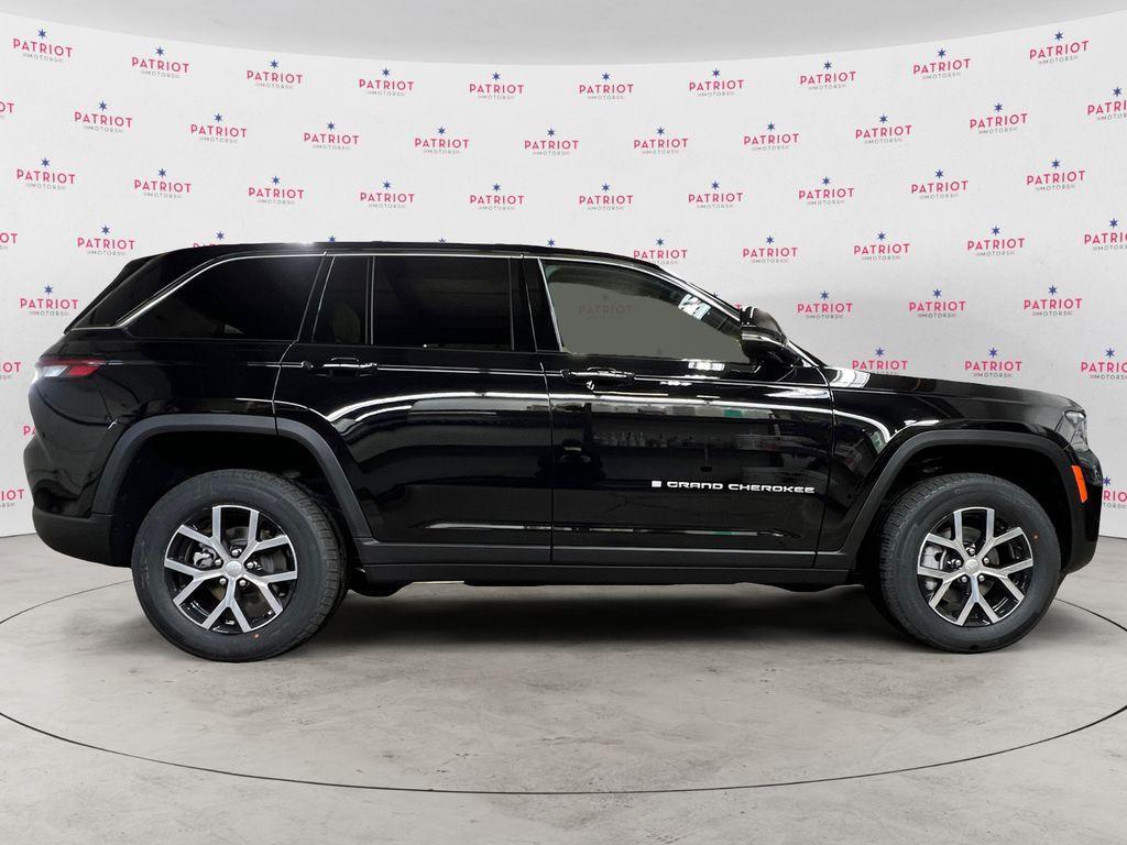 new 2025 Jeep Grand Cherokee car, priced at $47,941