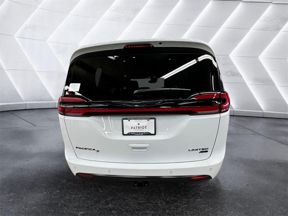 new 2024 Chrysler Pacifica car, priced at $51,216