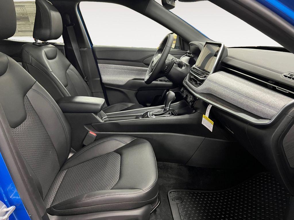 new 2025 Jeep Compass car, priced at $33,042