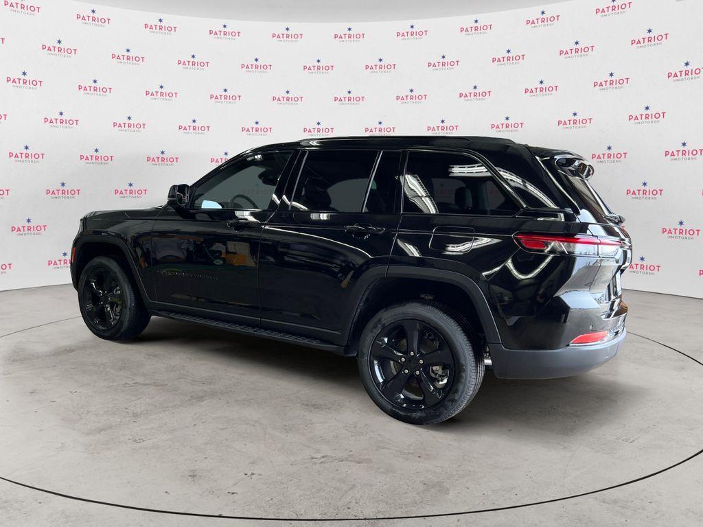 new 2025 Jeep Grand Cherokee car, priced at $44,420