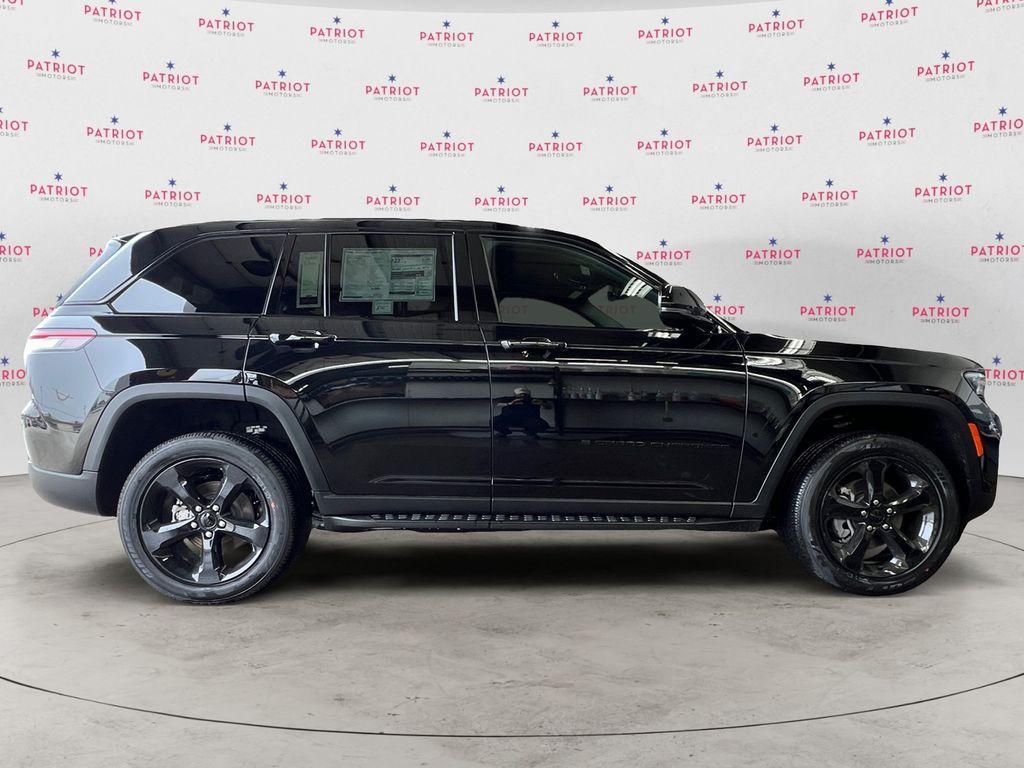 new 2025 Jeep Grand Cherokee car, priced at $44,420