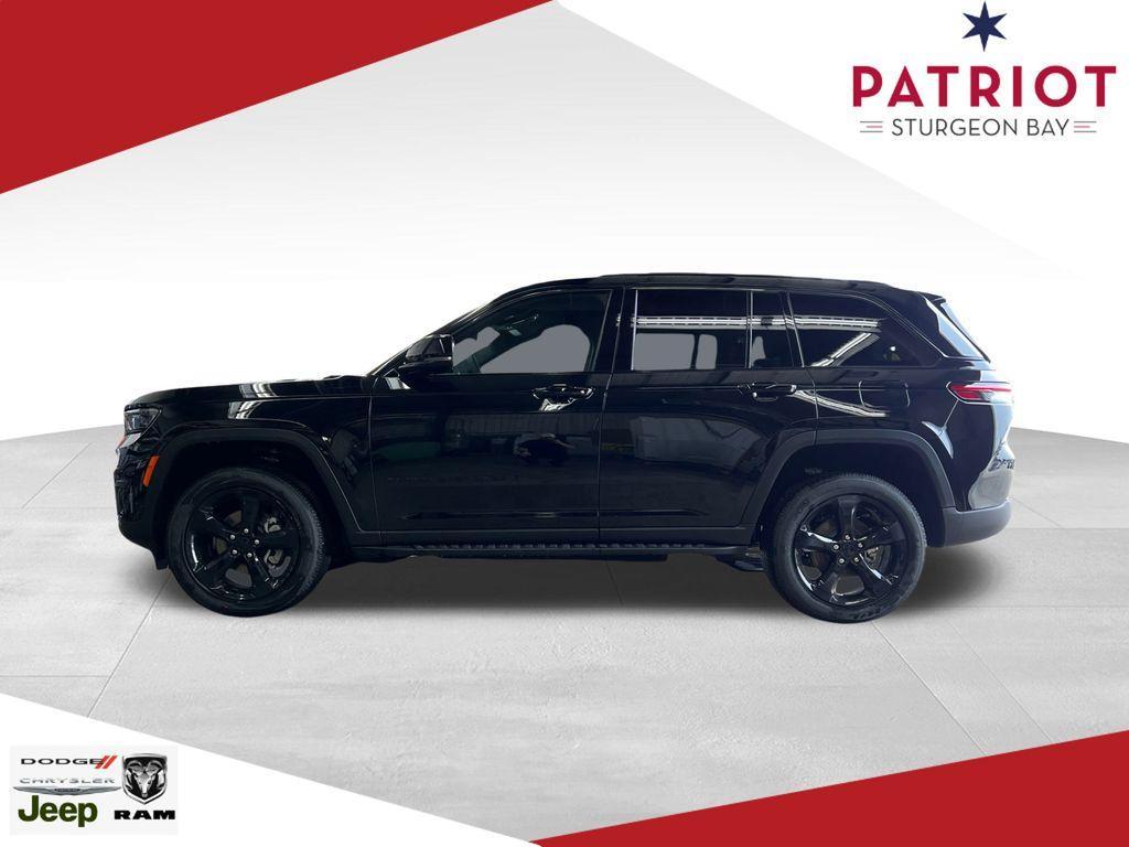 new 2025 Jeep Grand Cherokee car, priced at $43,230