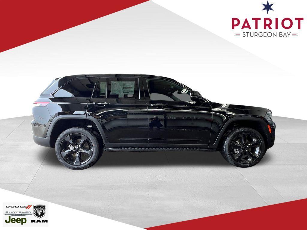 new 2025 Jeep Grand Cherokee car, priced at $43,230