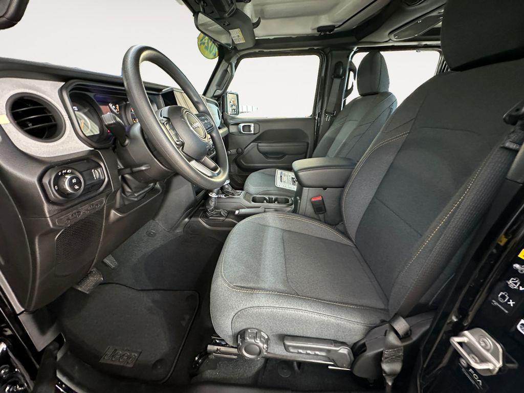 new 2024 Jeep Gladiator car, priced at $43,047