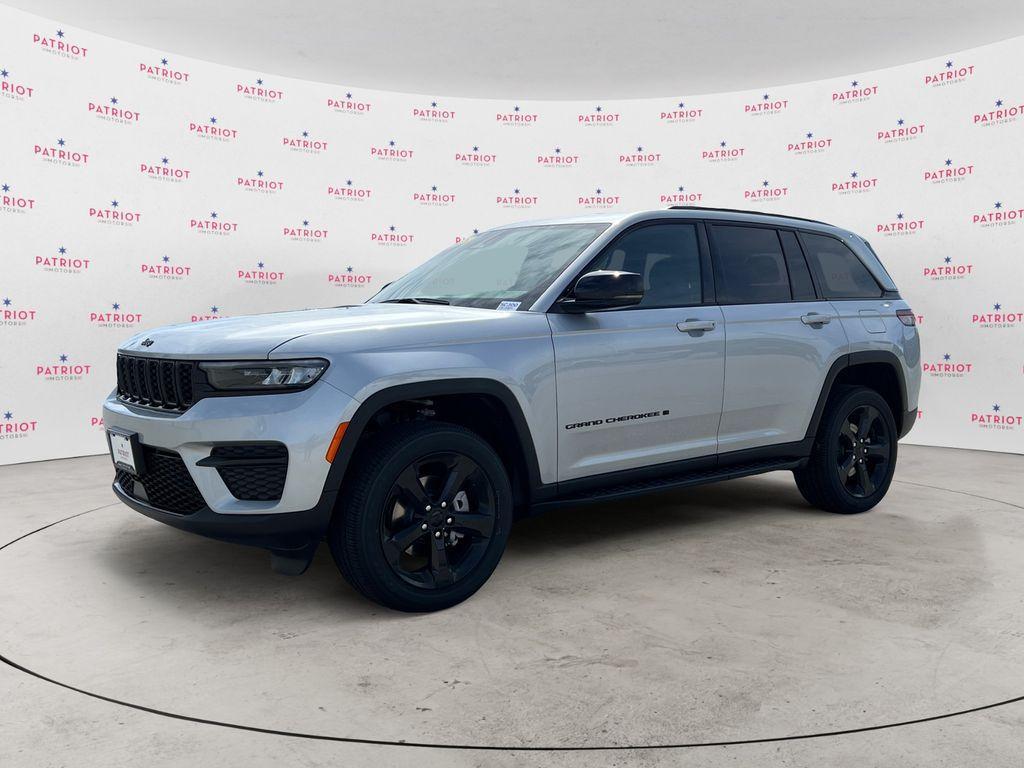 new 2025 Jeep Grand Cherokee car, priced at $45,420