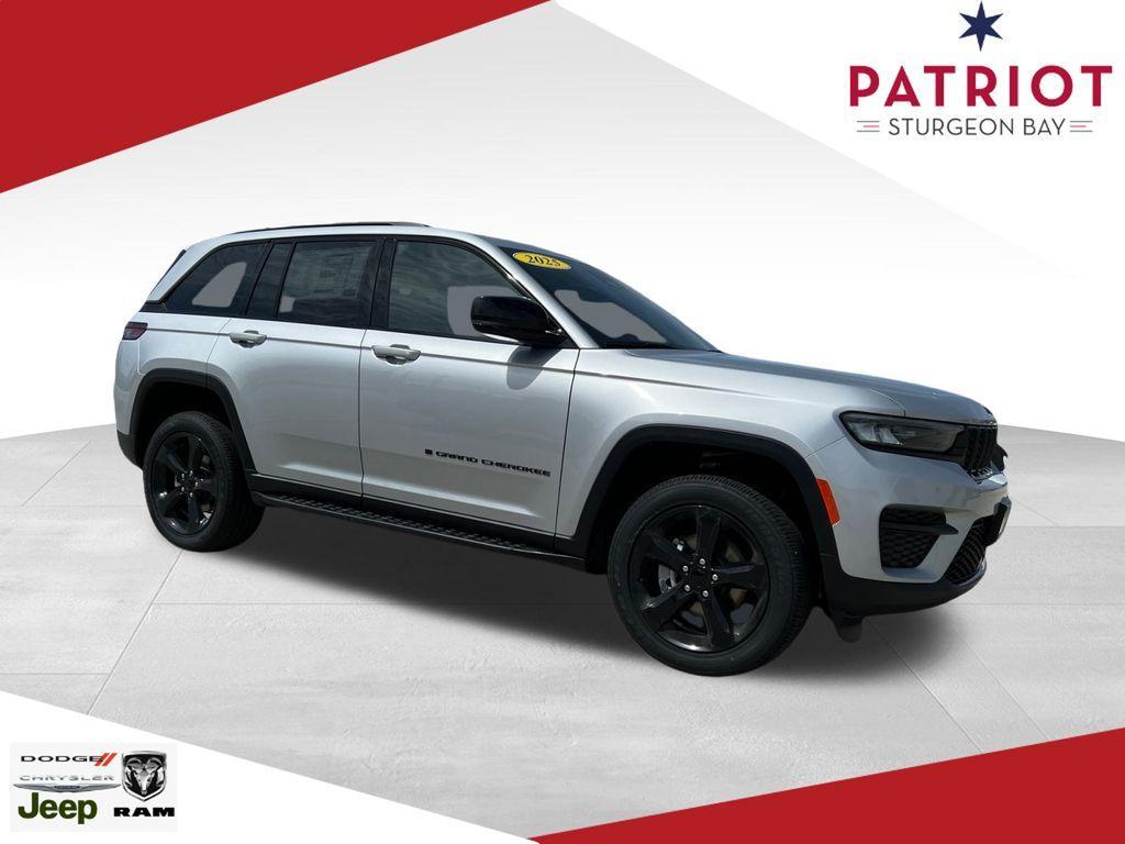 new 2025 Jeep Grand Cherokee car, priced at $42,480