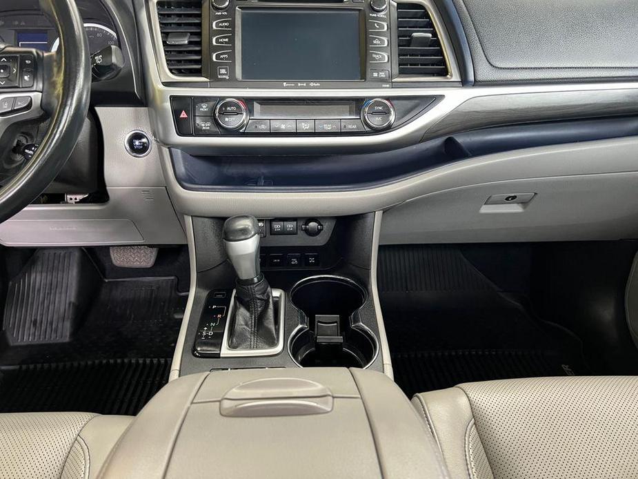 used 2018 Toyota Highlander car, priced at $32,980