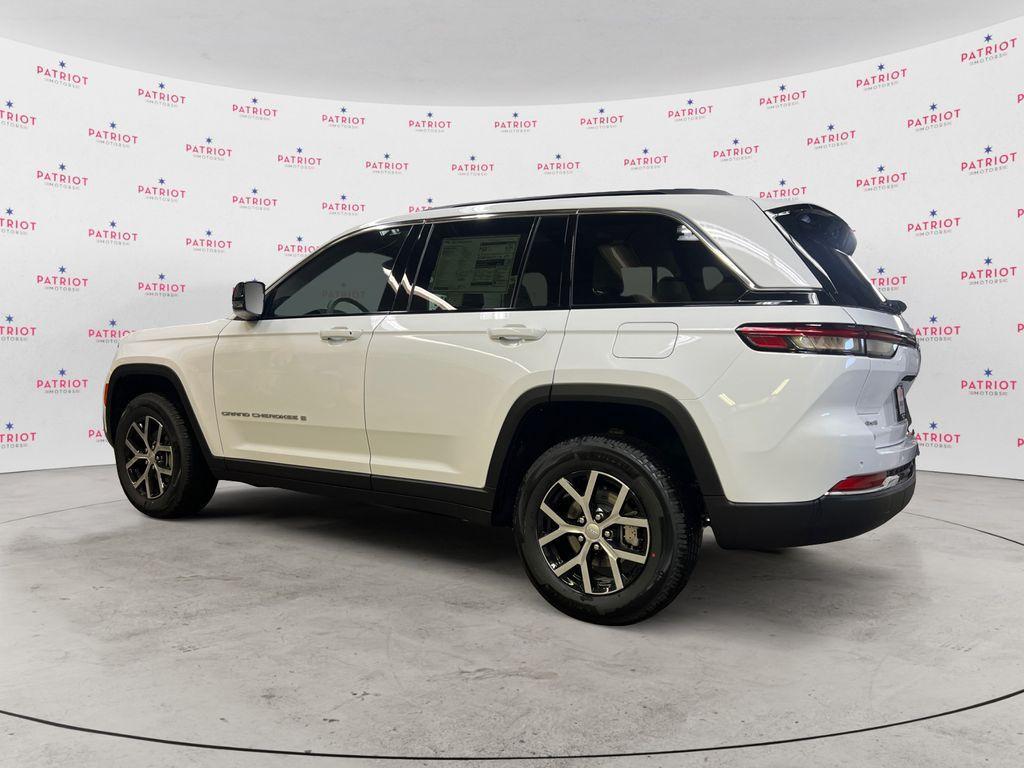 new 2025 Jeep Grand Cherokee car, priced at $47,346