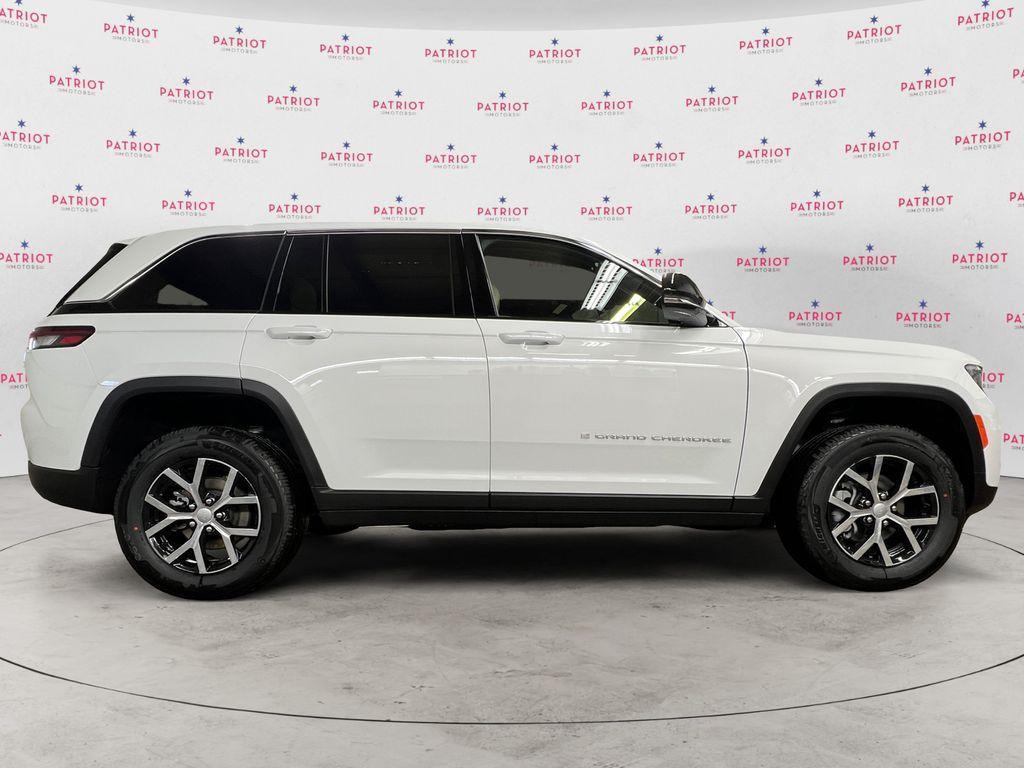 new 2025 Jeep Grand Cherokee car, priced at $47,346