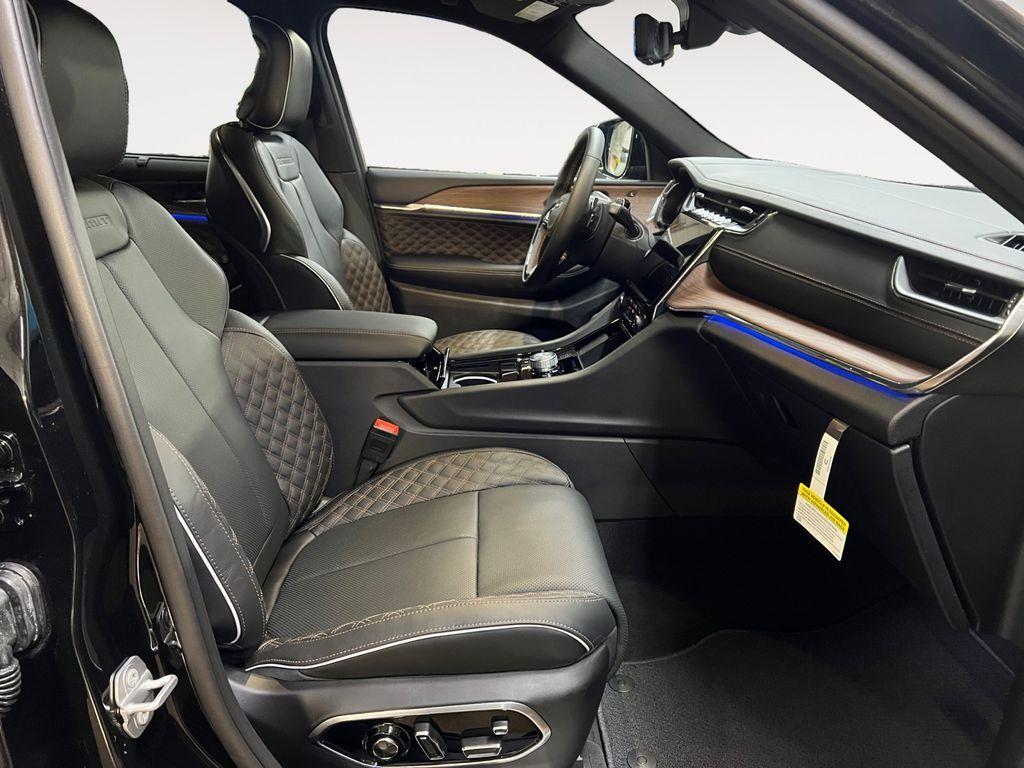 new 2025 Jeep Grand Cherokee car, priced at $67,240