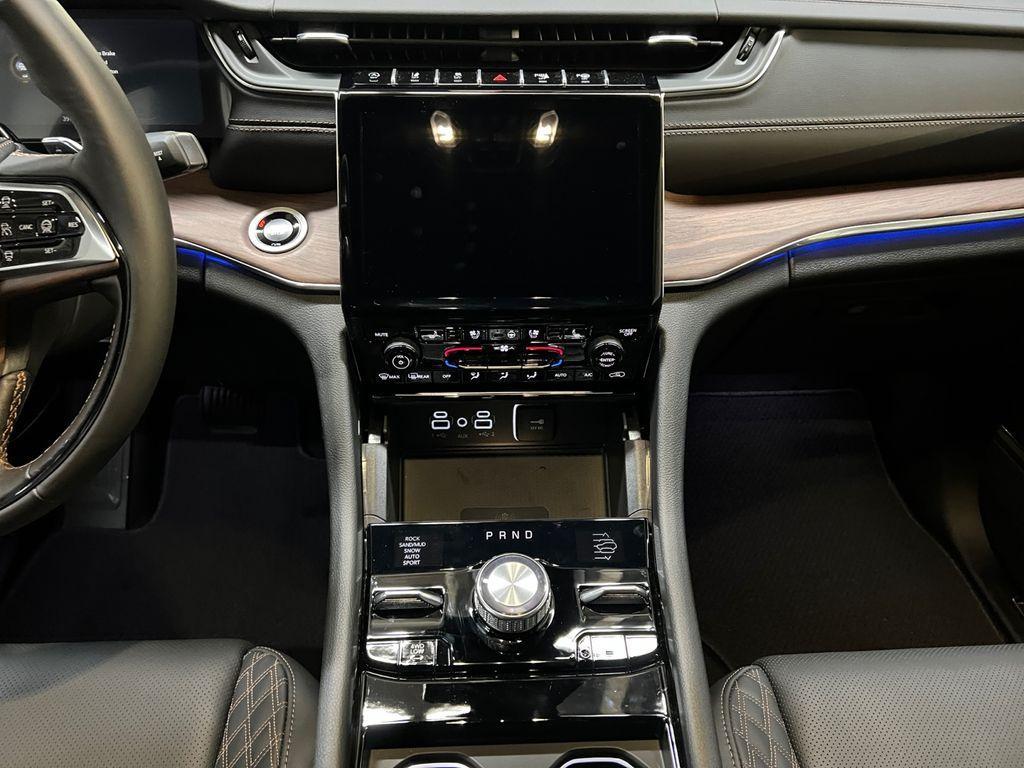 new 2025 Jeep Grand Cherokee car, priced at $67,240