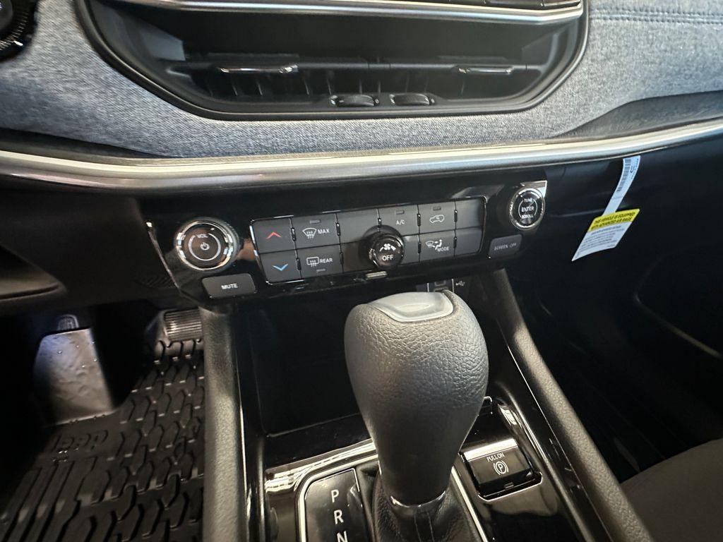 new 2024 Jeep Compass car, priced at $26,795