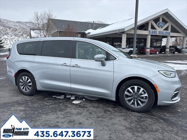 used 2022 Chrysler Pacifica Hybrid car, priced at $28,388