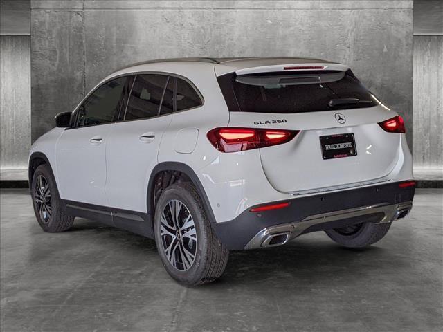 new 2025 Mercedes-Benz GLA 250 car, priced at $44,620