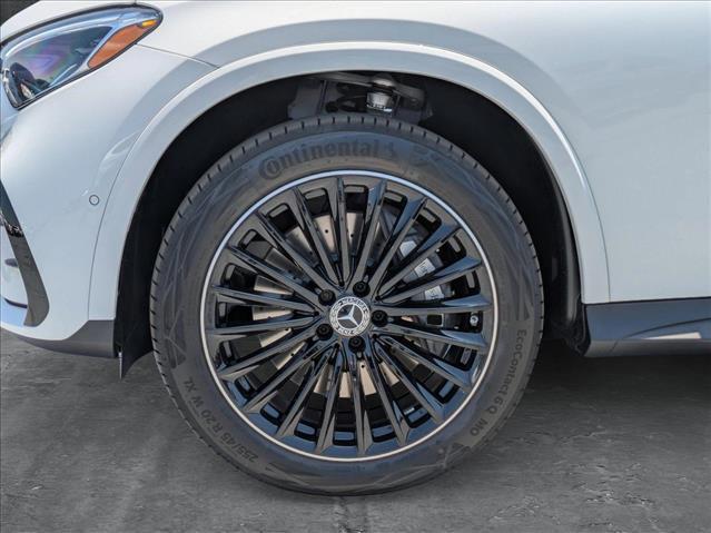 new 2025 Mercedes-Benz GLC 300 car, priced at $67,325