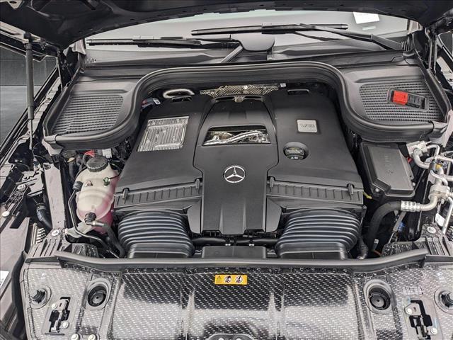 new 2025 Mercedes-Benz GLS 580 car, priced at $121,455