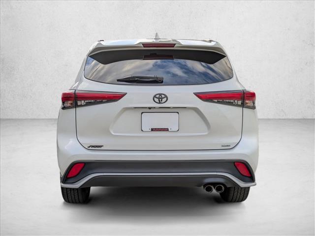 used 2021 Toyota Highlander car, priced at $29,999