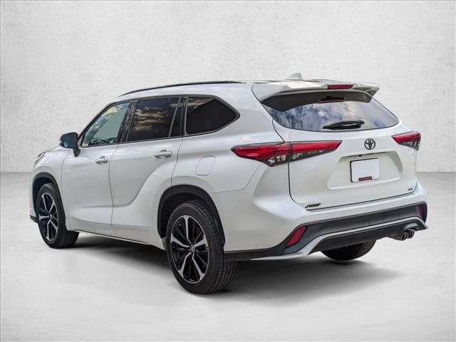 used 2021 Toyota Highlander car, priced at $29,999