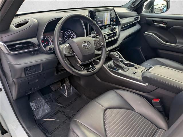 used 2021 Toyota Highlander car, priced at $29,999