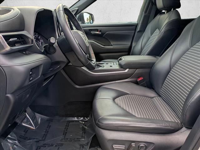 used 2021 Toyota Highlander car, priced at $29,999