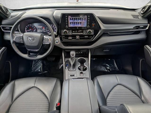 used 2021 Toyota Highlander car, priced at $29,999