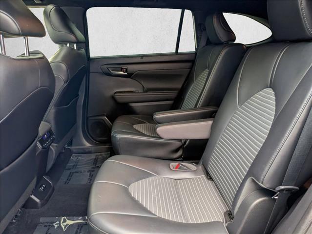 used 2021 Toyota Highlander car, priced at $29,999