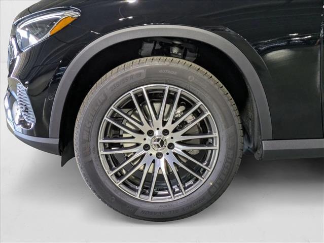 new 2026 Mercedes-Benz GLC 300 car, priced at $55,540