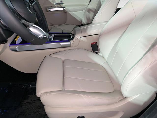 new 2025 Mercedes-Benz GLB 250 car, priced at $49,595